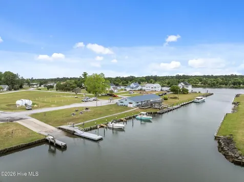 209 Old Ironsides Road Newport NC 28570