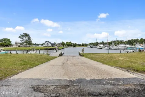 209 Old Ironsides Road Newport NC 28570