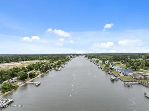 209 Old Ironsides Road Newport NC 28570