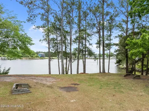 209 Old Ironsides Road Newport NC 28570