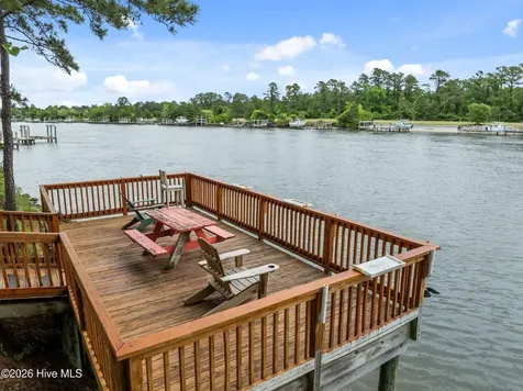 209 Old Ironsides Road Newport NC 28570