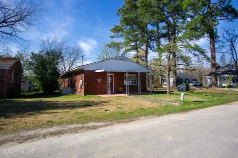 111 North Drive Chocowinity NC 27817