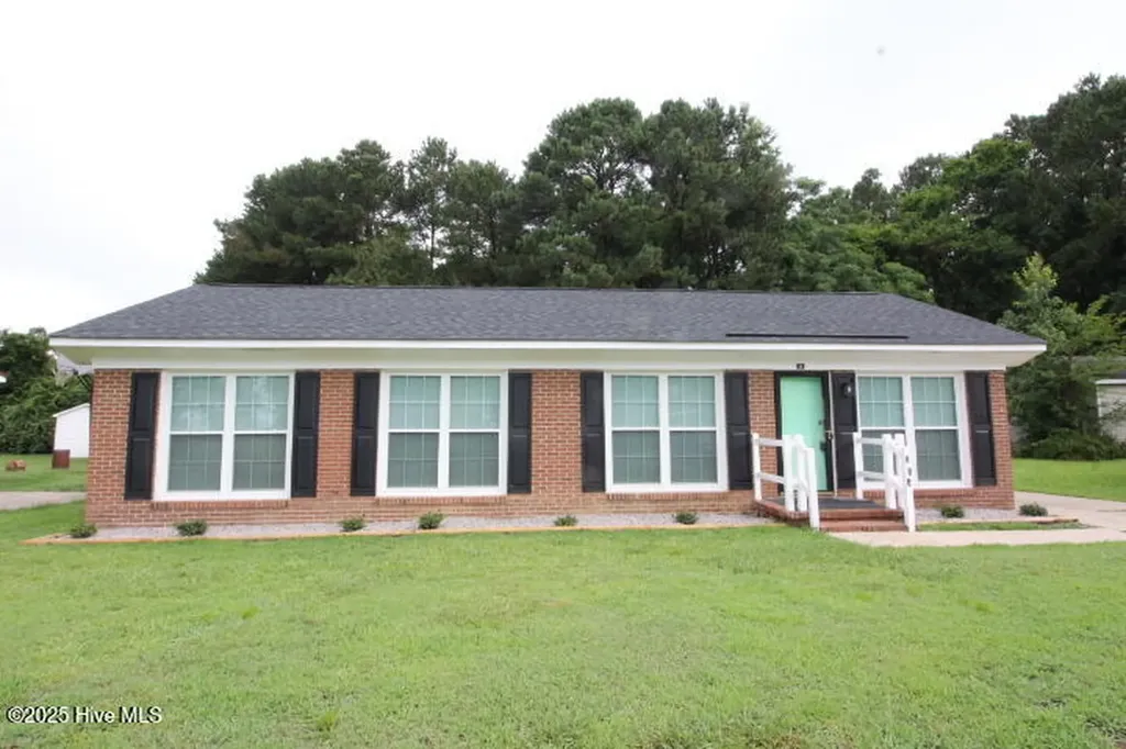 121 Walter Drive Battleboro NC 27809