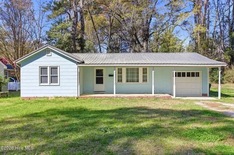 221 N Thompson Street Whiteville NC 28472