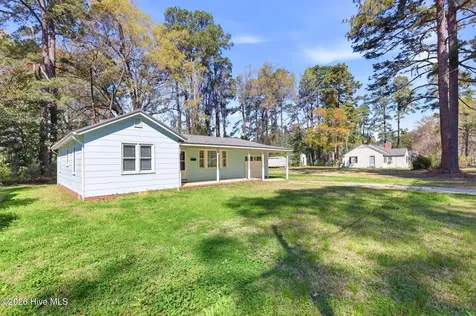 221 N Thompson Street Whiteville NC 28472