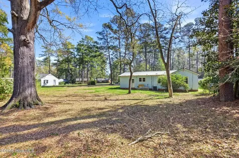 221 N Thompson Street Whiteville NC 28472