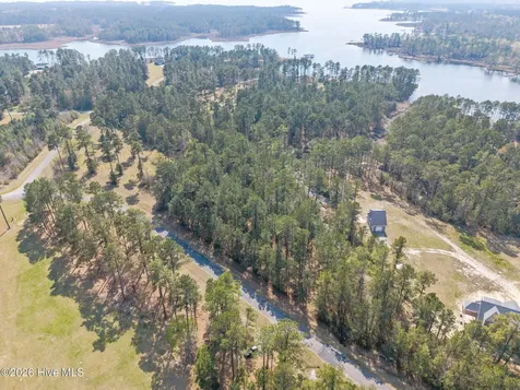 1512, 1535 Bailey Pointe Drive Belhaven NC 27810