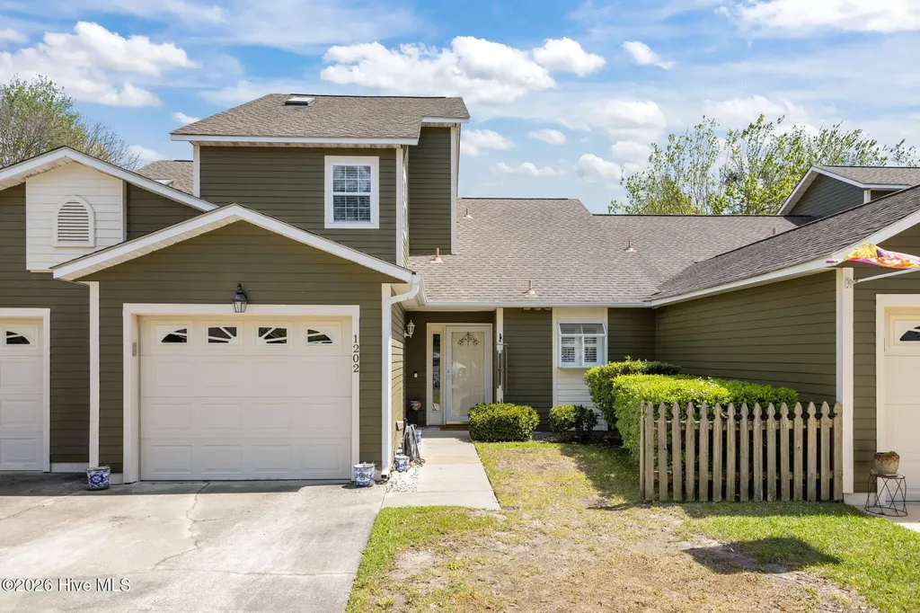1202 Cedarwood Village Morehead City NC 28557