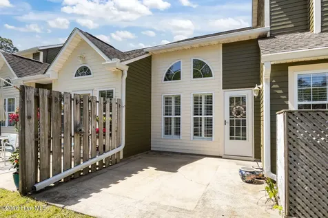 1202 Cedarwood Village Morehead City NC 28557