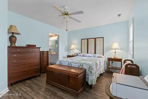 1202 Cedarwood Village Morehead City NC 28557