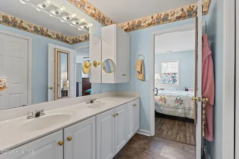 1202 Cedarwood Village Morehead City NC 28557
