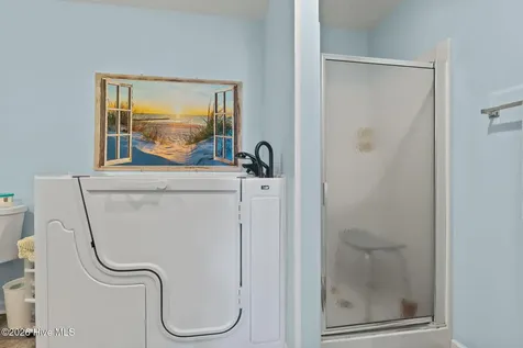 1202 Cedarwood Village Morehead City NC 28557