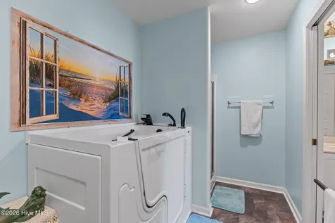 1202 Cedarwood Village Morehead City NC 28557