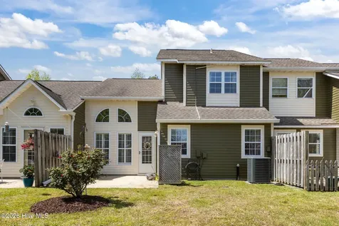 1202 Cedarwood Village Morehead City NC 28557
