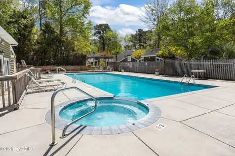 1202 Cedarwood Village Morehead City NC 28557