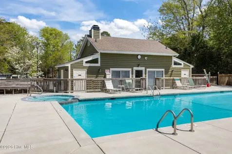 1202 Cedarwood Village Morehead City NC 28557