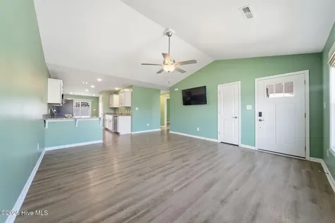 700 Discovery Cove Newport NC 28570
