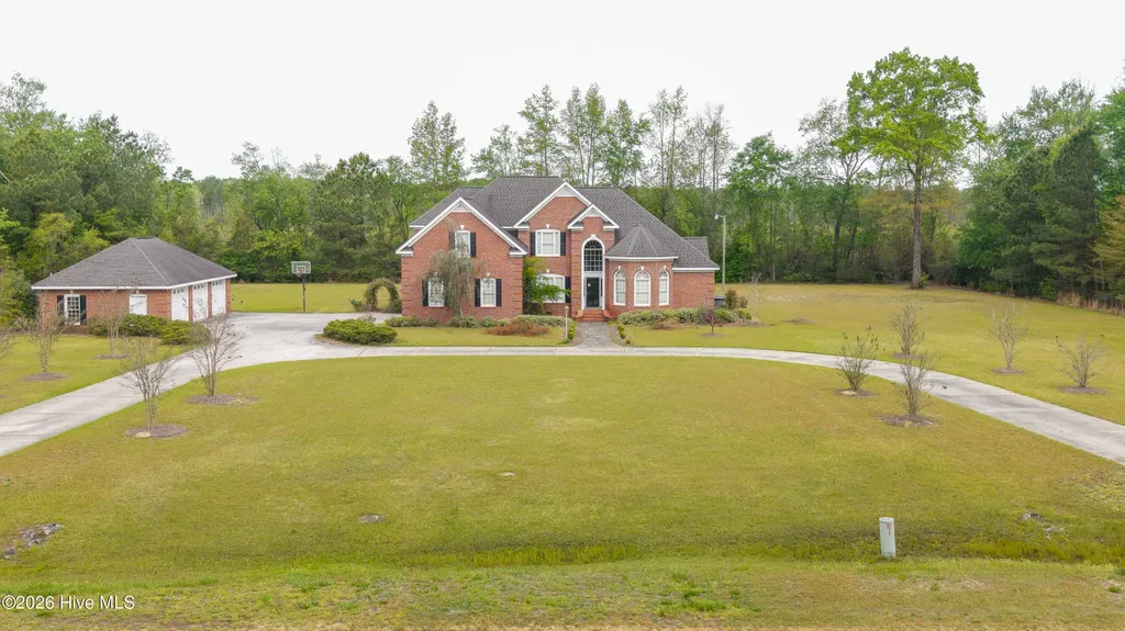 507 N Ingold Avenue Garland NC 28441