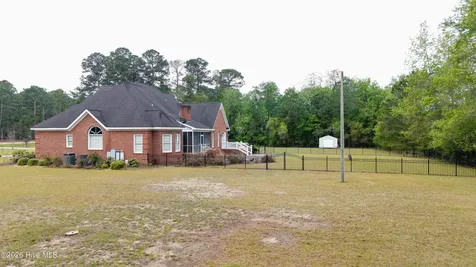 507 N Ingold Avenue Garland NC 28441
