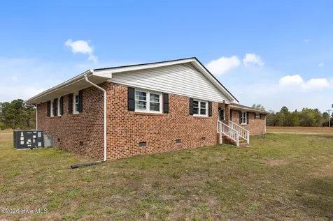 2890 Fulford Mcmillan Road Raeford NC 28376