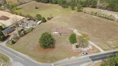 2890 Fulford Mcmillan Road Raeford NC 28376