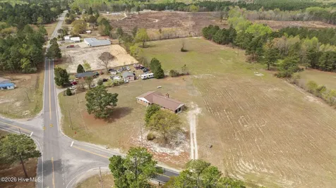2890 Fulford Mcmillan Road Raeford NC 28376