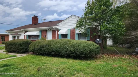 322 W Columbus Street Whiteville NC 28472