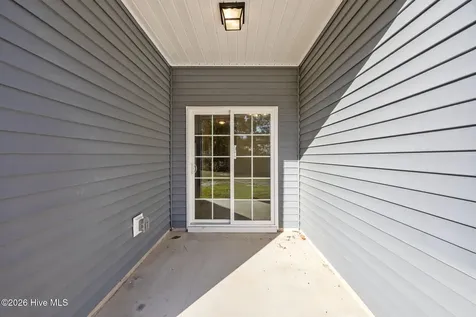 302 S Stingray Lane Sneads Ferry NC 28460