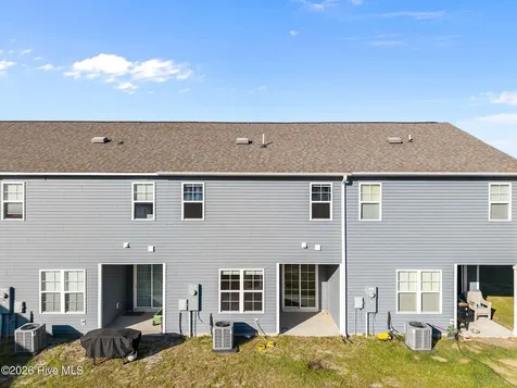 302 S Stingray Lane Sneads Ferry NC 28460