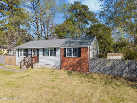 720 Barn Street Jacksonville NC 28540