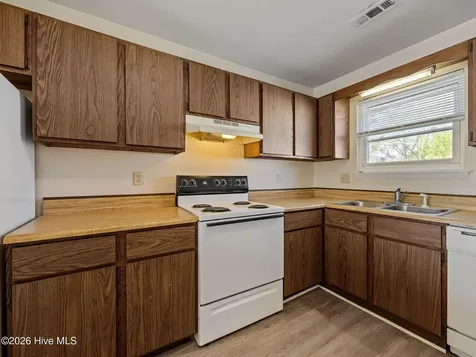 208 Yaupon Drive Jacksonville NC 28546