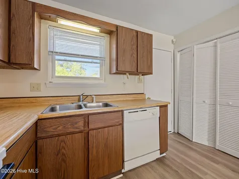 208 Yaupon Drive Jacksonville NC 28546