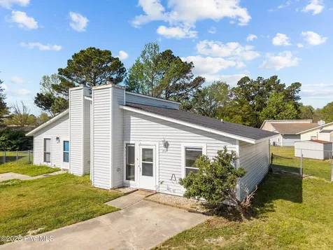 208 Yaupon Drive Jacksonville NC 28546