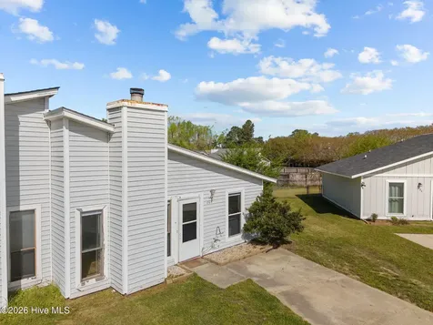 208 Yaupon Drive Jacksonville NC 28546