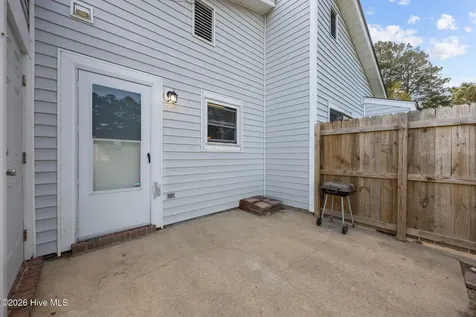208 Yaupon Drive Jacksonville NC 28546