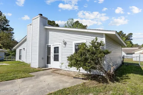 208 Yaupon Drive Jacksonville NC 28546