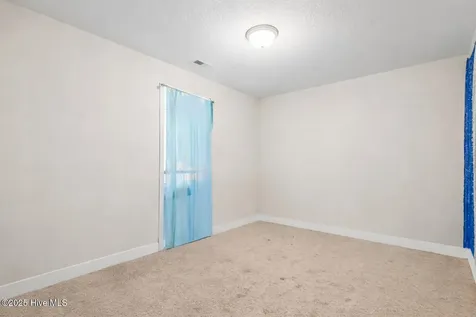 105 Clymer Court Hubert NC 28539