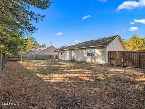 105 Clymer Court Hubert NC 28539