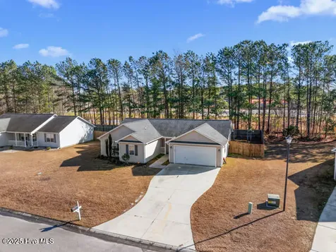 105 Clymer Court Hubert NC 28539