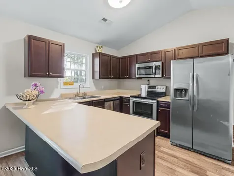105 Clymer Court Hubert NC 28539