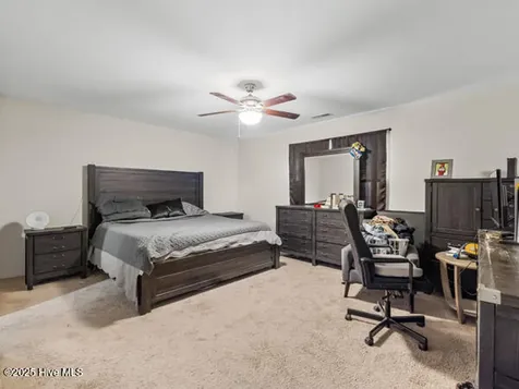 105 Clymer Court Hubert NC 28539