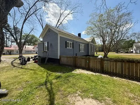 321 S William Hooker Drive Hookerton NC 28538