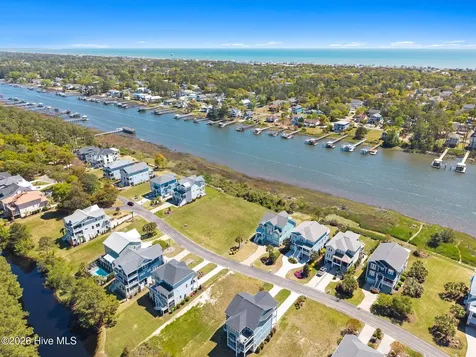 2829 Harborside Way Southport NC 28461