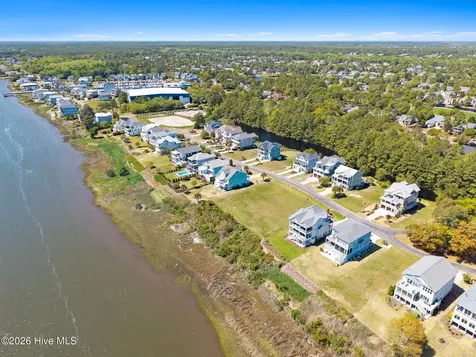 2829 Harborside Way Southport NC 28461