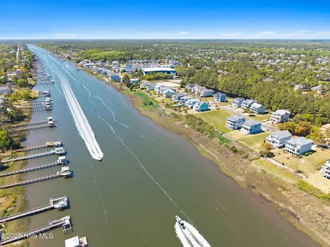 2829 Harborside Way Southport NC 28461