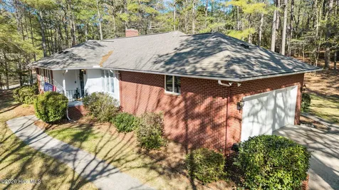 315 Elk Road Southern Pines NC 28387