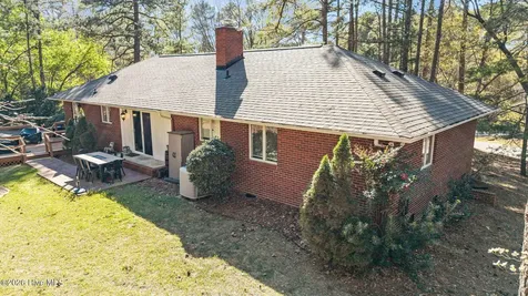 315 Elk Road Southern Pines NC 28387