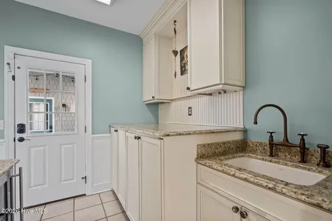 8120 Mason Ridge Lane Wilmington NC 28409