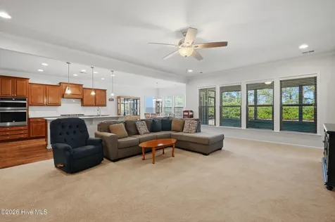 627 Lyrebird Avenue Wilmington NC 28412