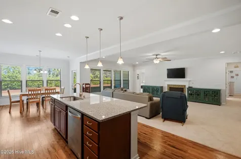 627 Lyrebird Avenue Wilmington NC 28412